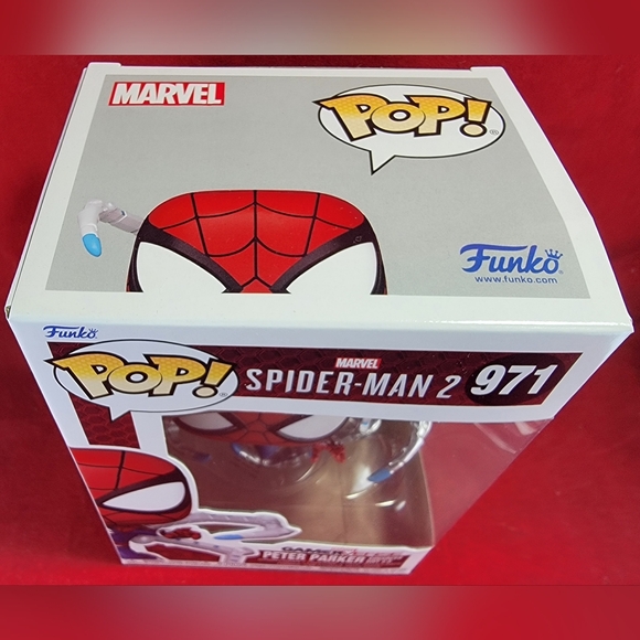 Peter Parker advanced suit 2.0 funko # 971 (nib) with pop protector - Picture 4 of 7
